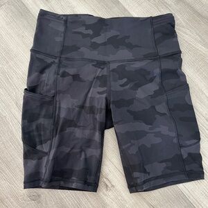 Lululemon Fast & Free Biker Shorts - Black Camo